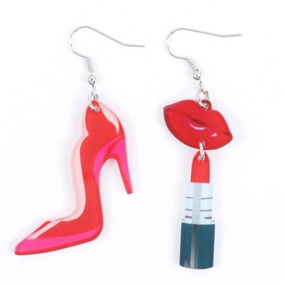 Red Heart Dangle Earrings - Picture 3 of 3